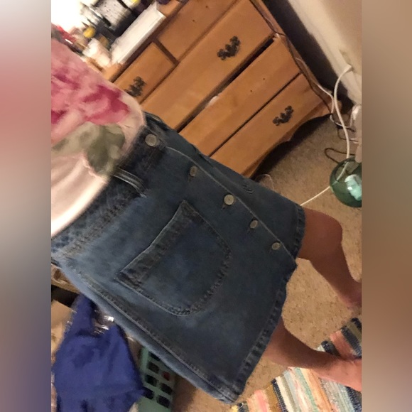 Denim button up skirt - Picture 2 of 4